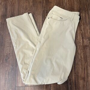 Lululemon men’s ABC slim fit pants. Size 33 waist. 32’ inseam.